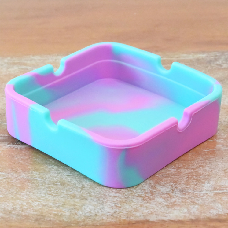 Cendrier en silicone rose & bleu – résistant à la chaleur, incassable.