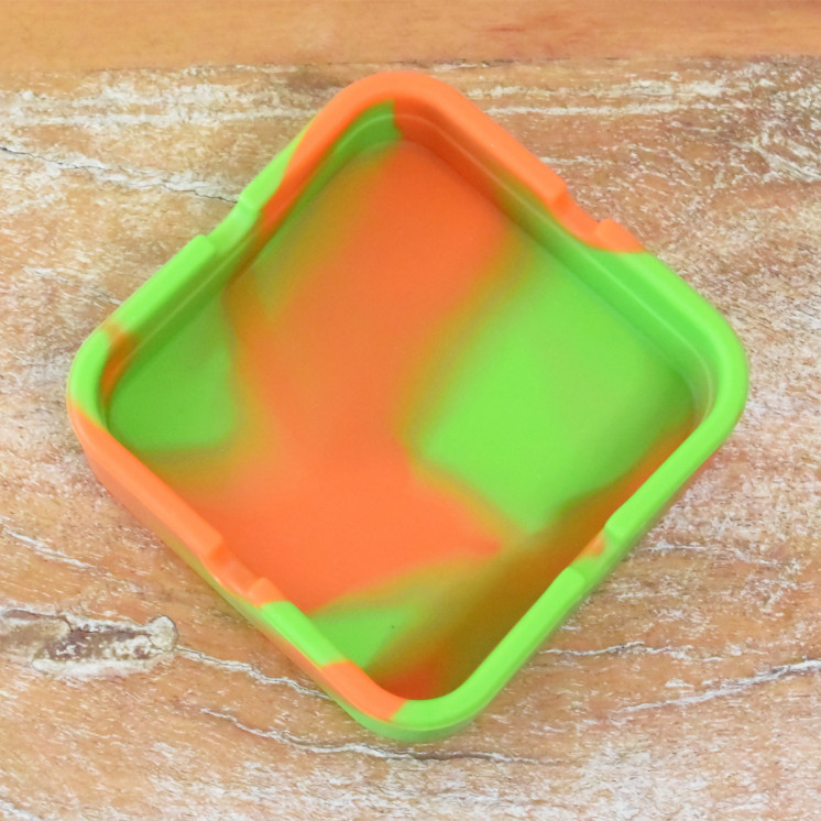 Cendrier en silicone orange & vert – résistant à la chaleur, incassable.