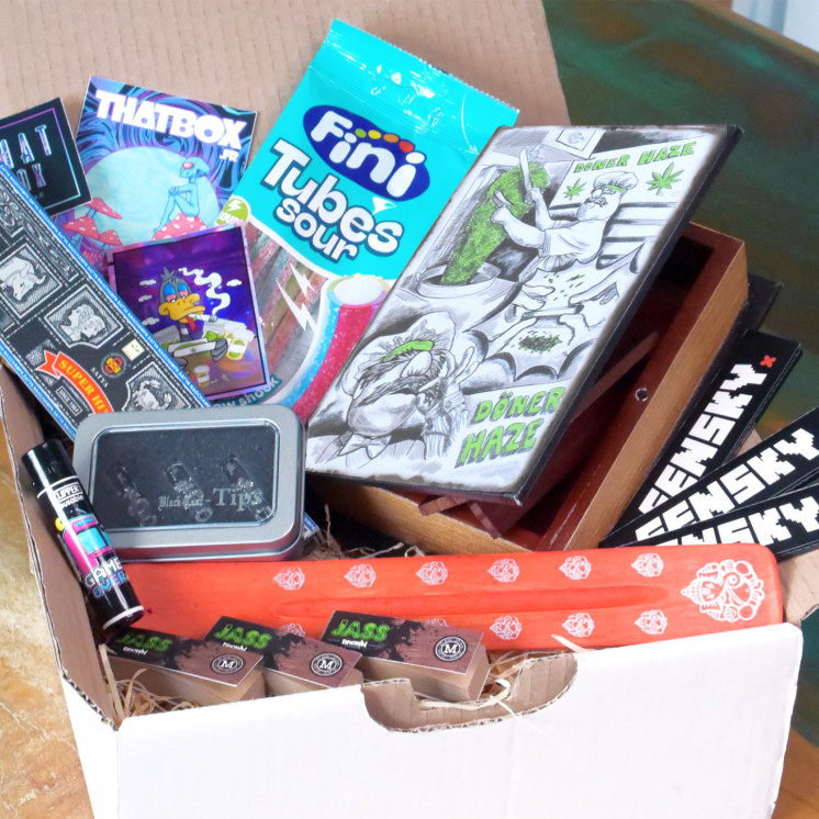 BOX PREMIUM FEV/MARS 2025