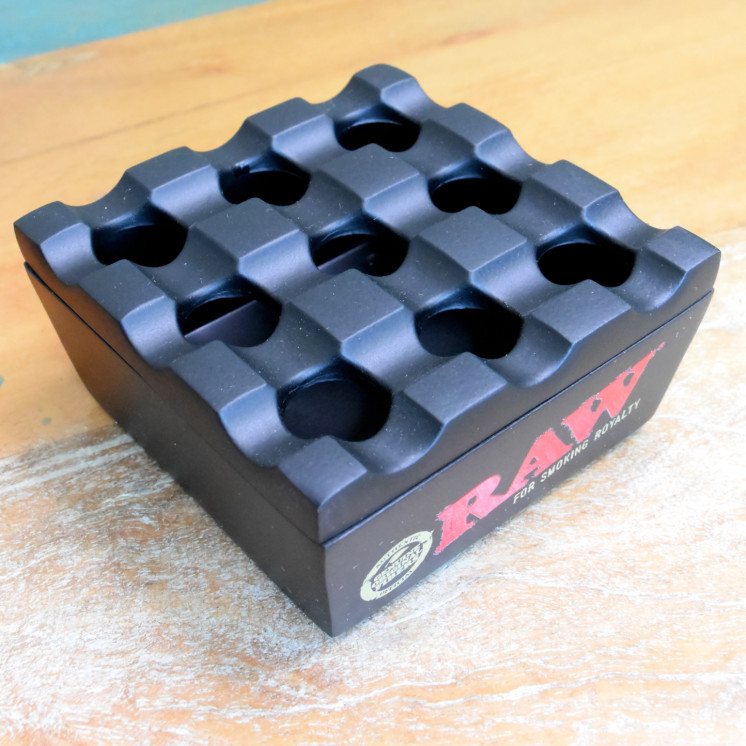 Cendrier anti-vent RAW REGAL