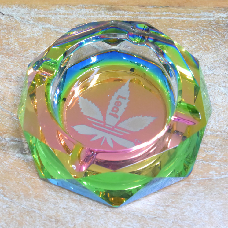 Cendrier en verre Aleaf taillé diamant – effet arc-en-ciel,