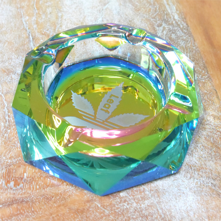 Cendrier en verre Aleaf taillé diamant – effet arc-en-ciel,