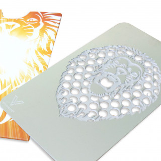 Grinder Card V Syndicate « Lion » – format carte bancaire, acier inoxydable